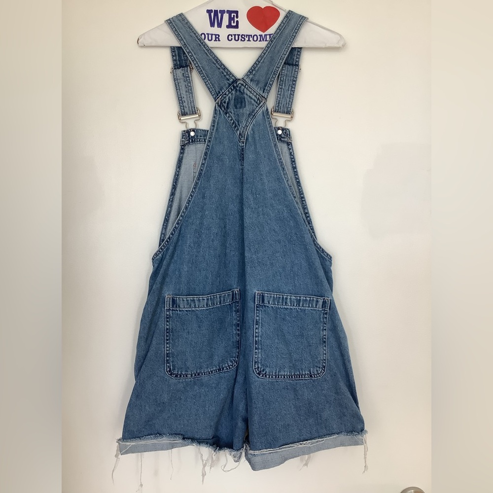 Gap Denim shorts overall - “slouchy shorta”  in medium wash - 100% cotton - Picture 4 of 7